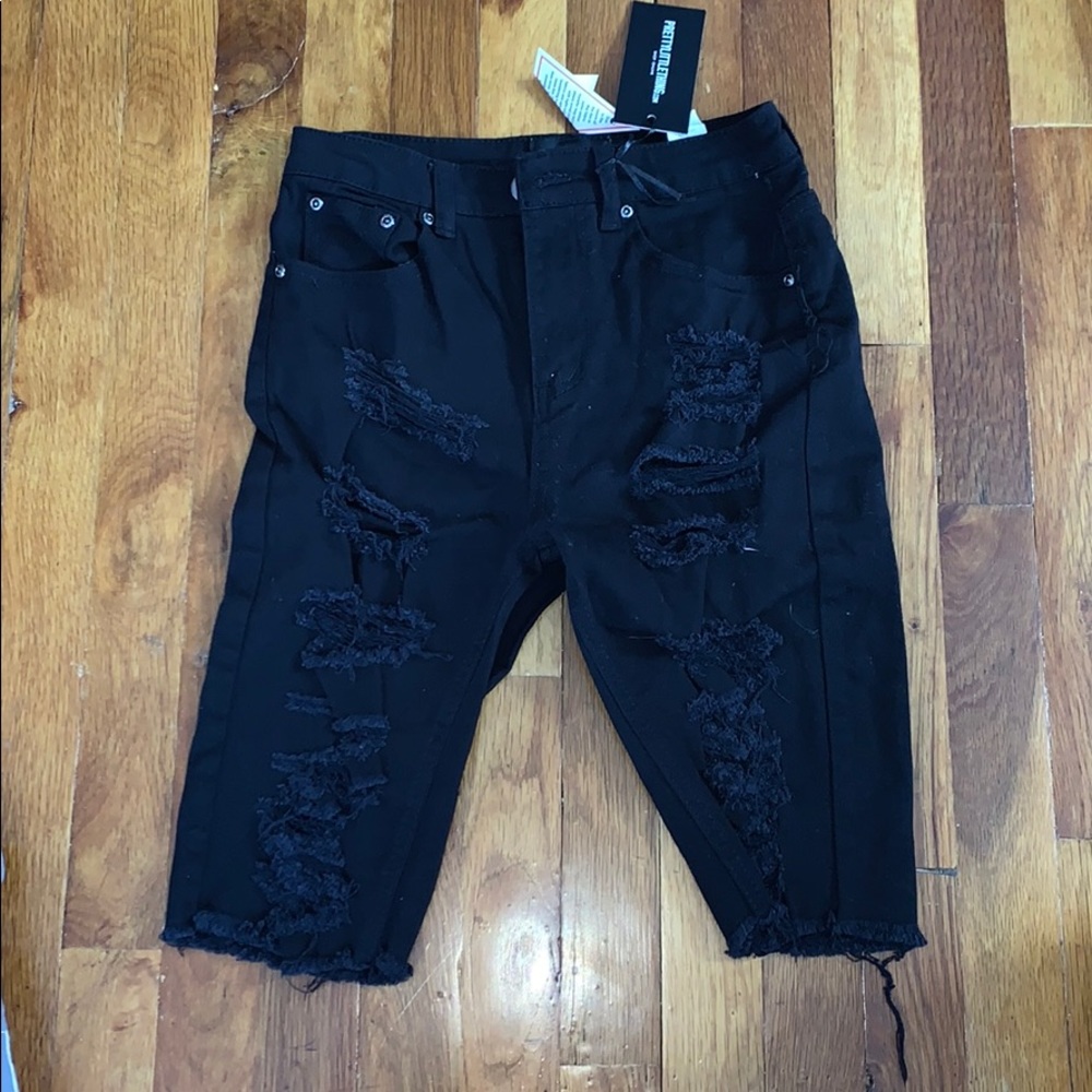 Black ¾ Skinny Fit Bermuda Shorts